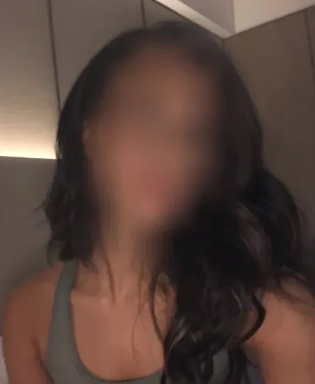 Amina, 33