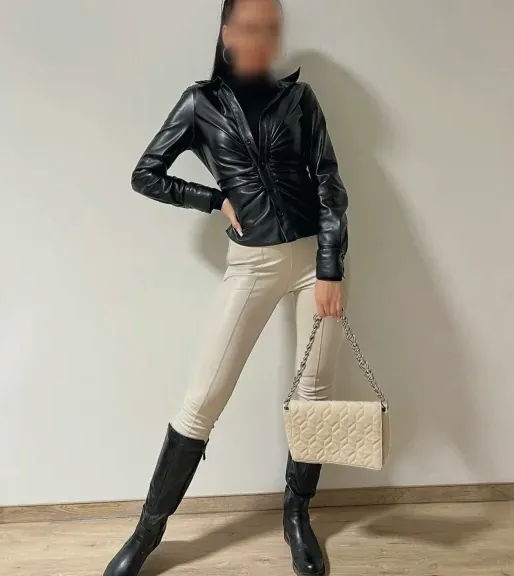 Anne, 30