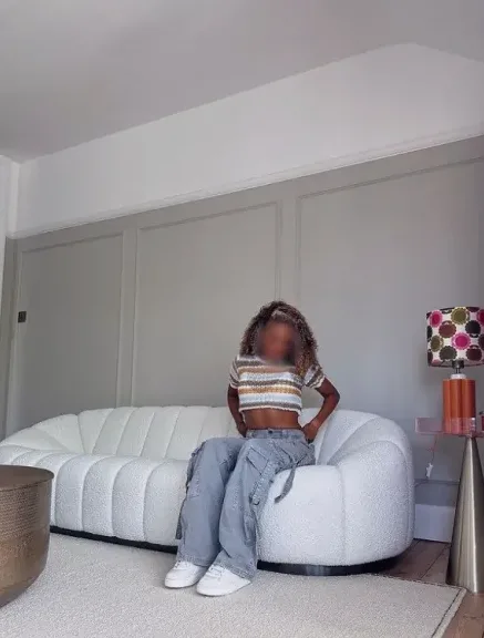 Denise, 20