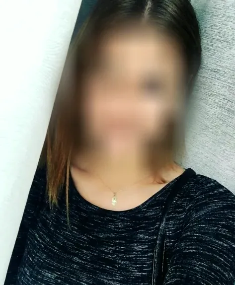 Ellen, 32