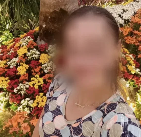 Esmee, 33