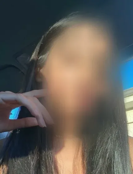 Isabella, 20