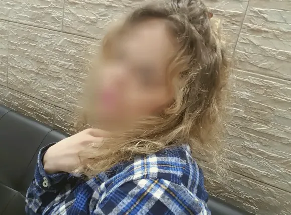 Isabella, 33