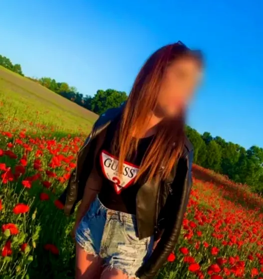 Karin, 27
