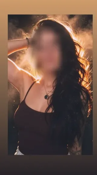 Sabine, 37