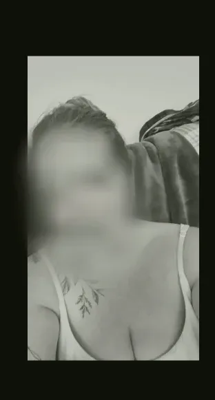 Sara, 28