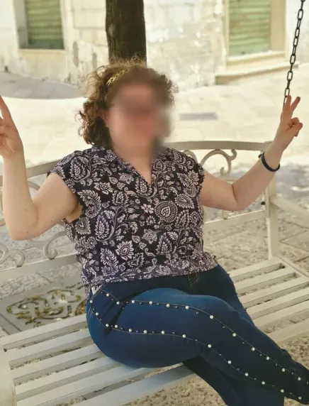 Zeynep, 27